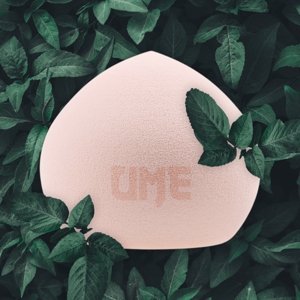 Το σφουγγαράκι μακιγιάζ που κατακλύζει τον κόσμο της ομορφιάς