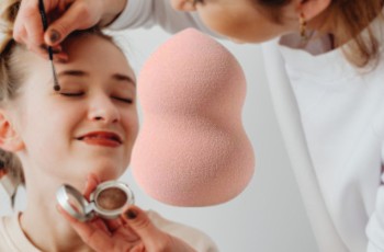 Γίνετε δημιουργικοί με τα σφουγγάρια μακιγιάζ